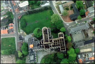 Vue a�rienne : d�solation et vide